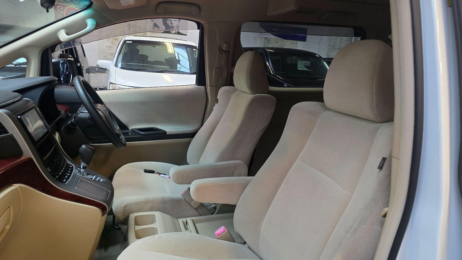 Used Toyota Alphard for sale - 77345502: Photo 11