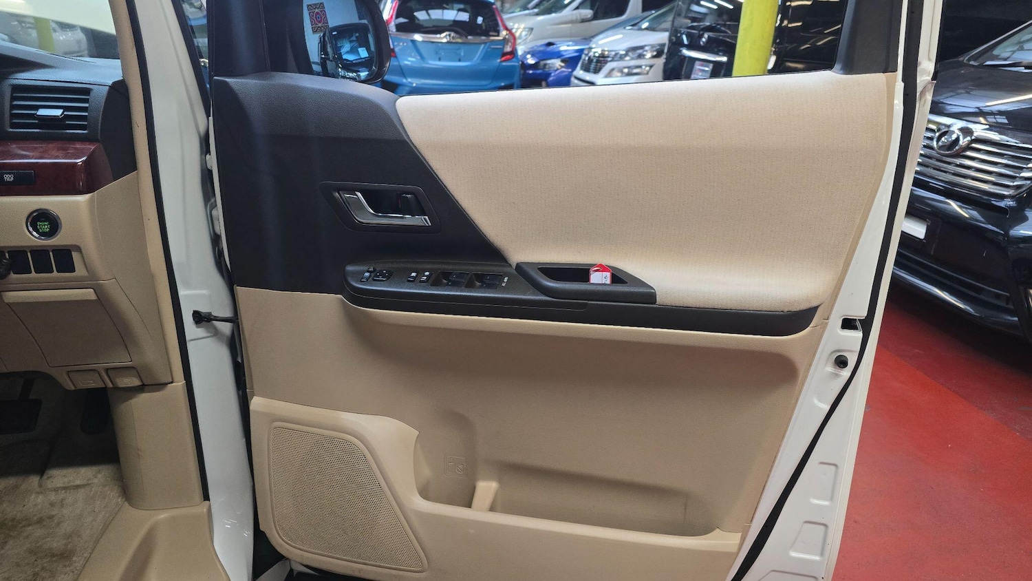 Used Toyota Alphard for sale - 77345502: Photo 13