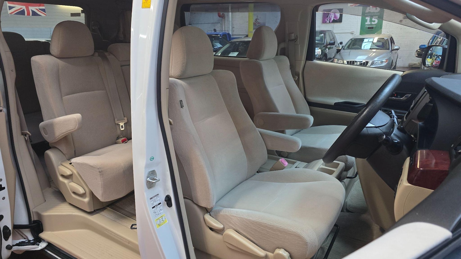 Used Toyota Alphard for sale - 77345502: Photo 18