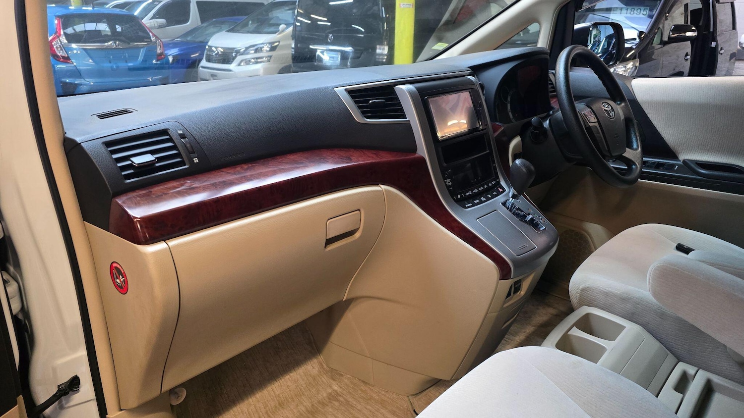 Used Toyota Alphard for sale - 77345502: Photo 23