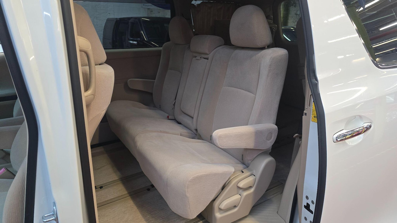 Used Toyota Alphard for sale - 77345502: Photo 6
