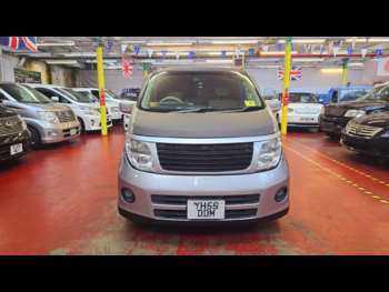 Used Nissan Elgrand 2005 for sale - 73202122: Photo