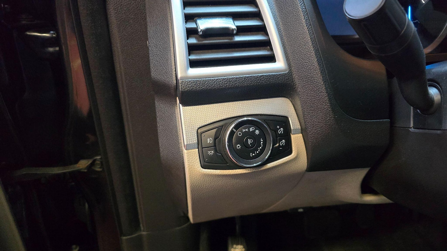 Used Ford Explorer for sale - 77440543: Photo 18