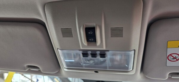 Used Land Rover Discovery 4 for sale - 72632695: Photo 15