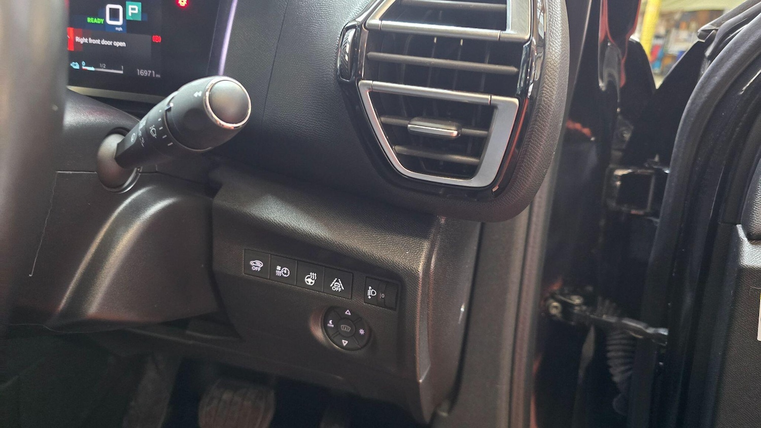 Used Citroen C4 2023 for sale - 77598389: Photo 9