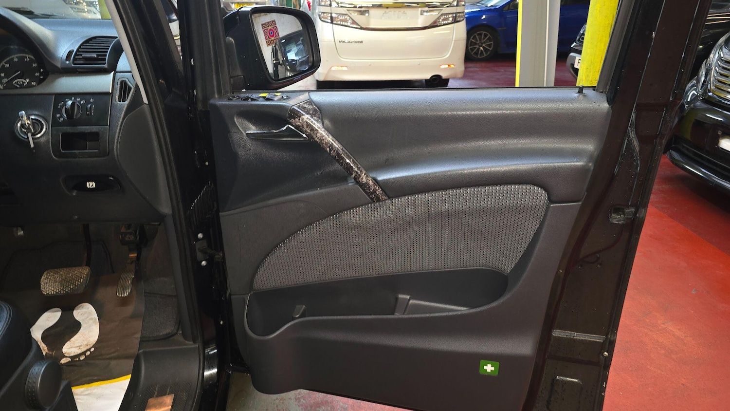 Used Mercedes-Benz V-Class for sale - 77468392: Photo 18