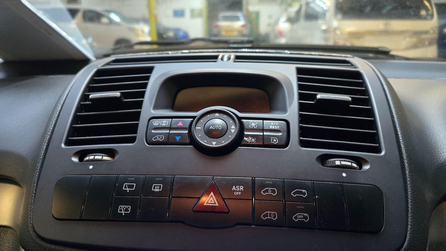 Used Mercedes-Benz V-Class for sale - 77468392: Photo 9