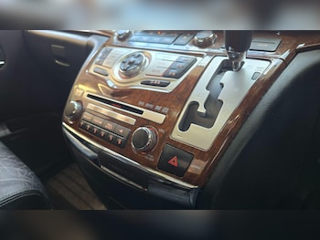 Used Nissan Elgrand 2010 for sale - 79601817: Photo