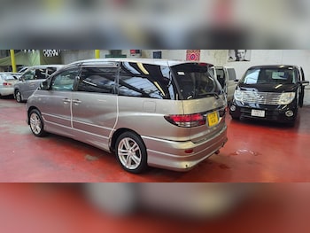 Used Toyota Previa 2004 for sale - 77016685: Photo