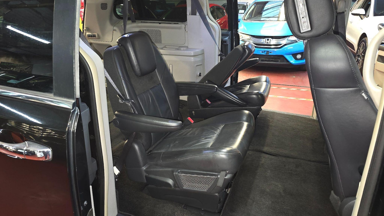 Used Chrysler Grand Voyager for sale - 77412221: Photo 15