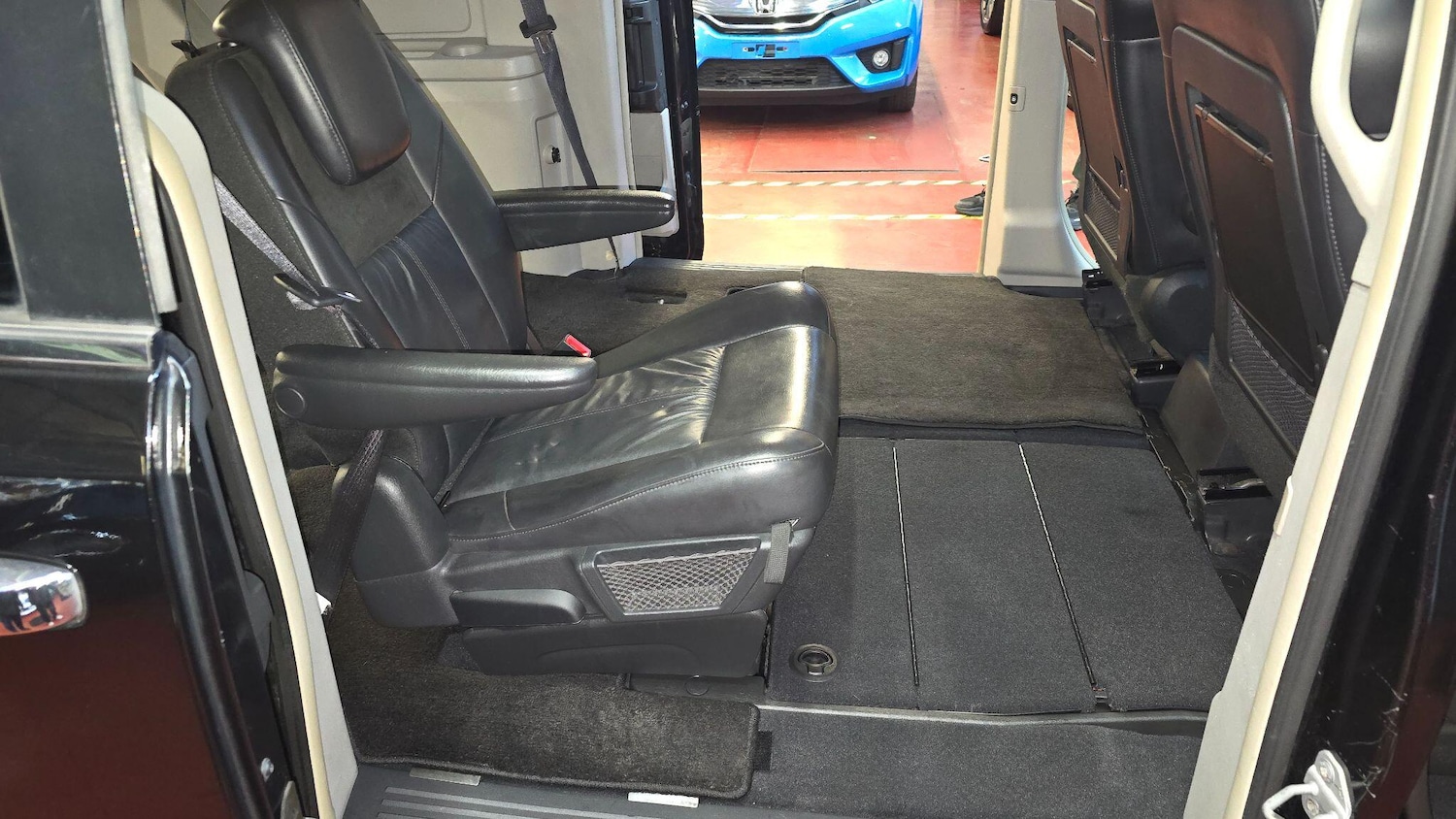 Used Chrysler Grand Voyager for sale - 77412221: Photo 16