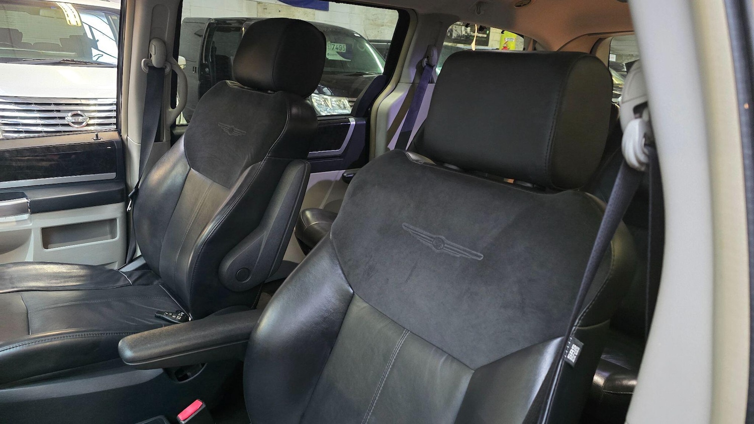 Used Chrysler Grand Voyager for sale - 77412221: Photo 23