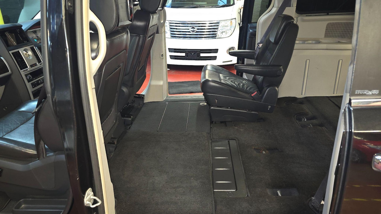 Used Chrysler Grand Voyager for sale - 77412221: Photo 25