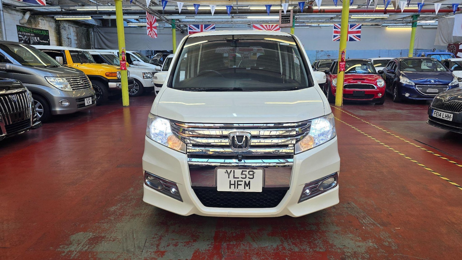 Used Honda Stepwagon 2023 for sale - 77109604: Photo 2