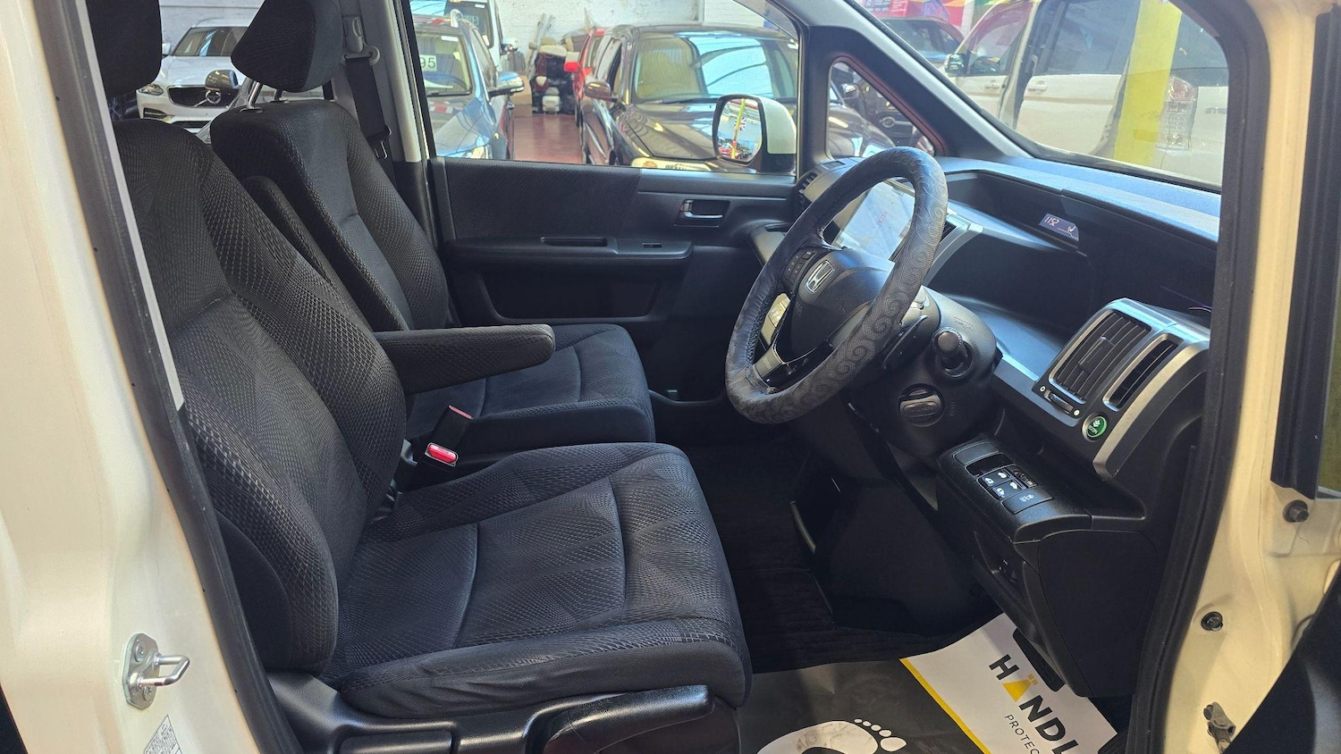 Used Honda Stepwagon 2023 for sale - 77109604: Photo 5