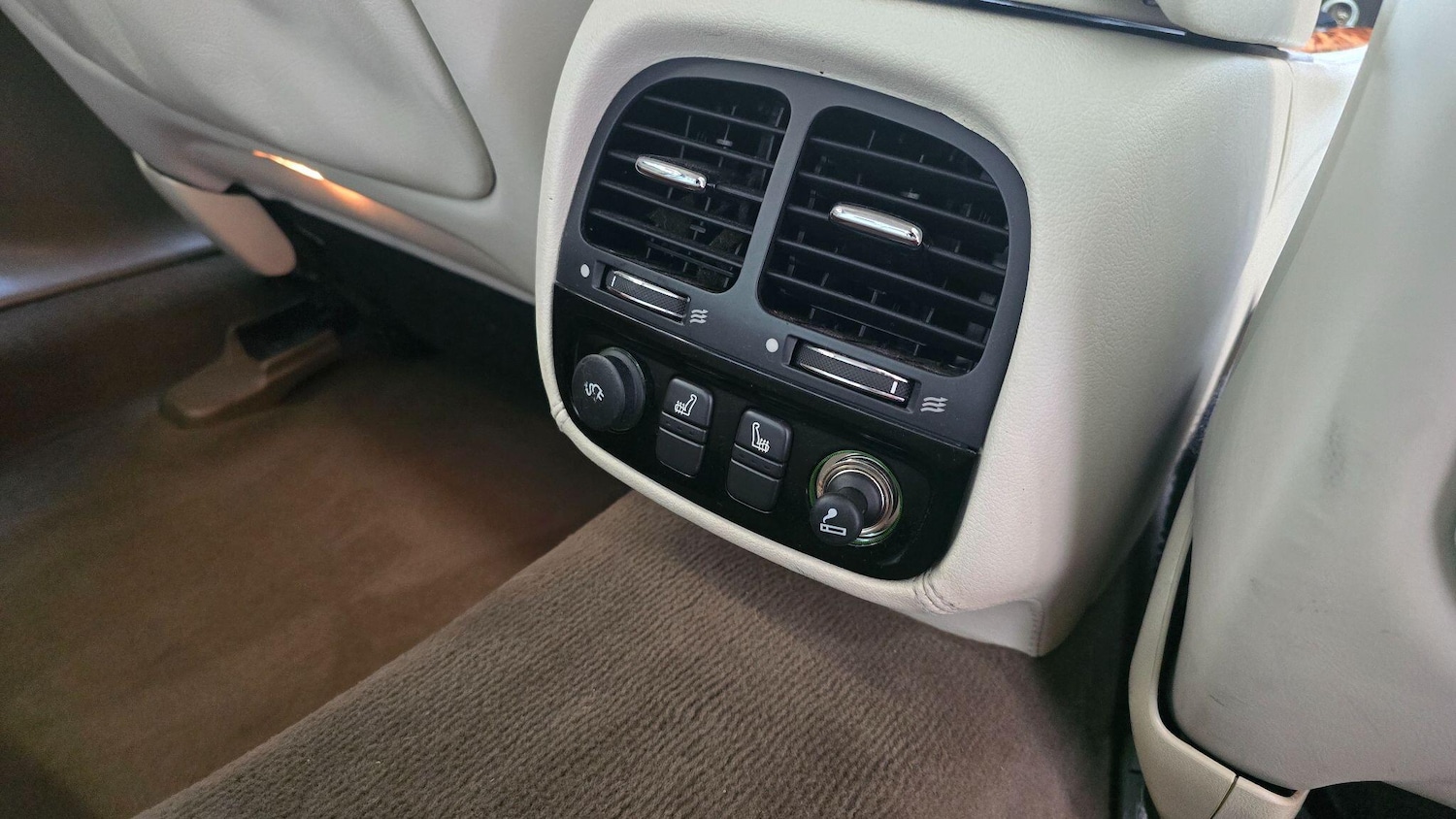 Used Jaguar XJ for sale - 77977800: Photo 21