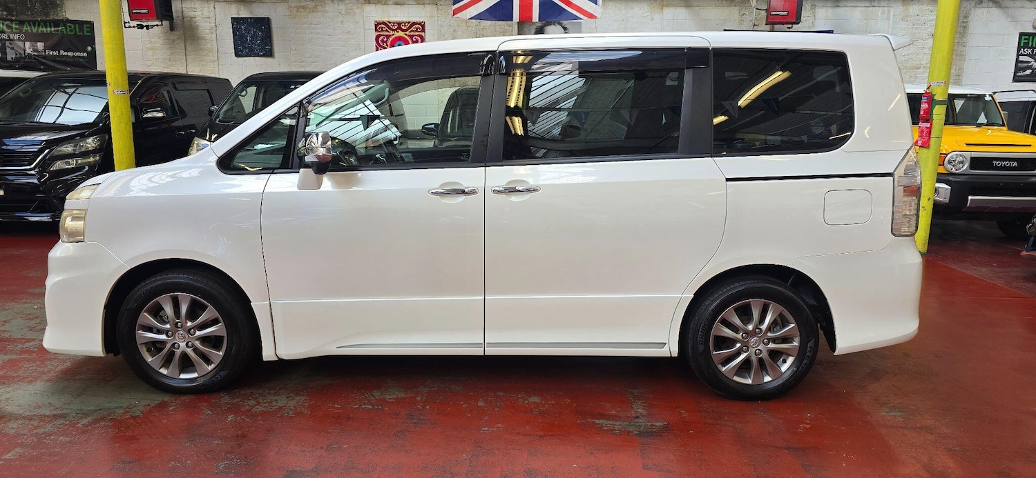 Used Toyota Voxy 2024 for sale - 77109914: Photo 29