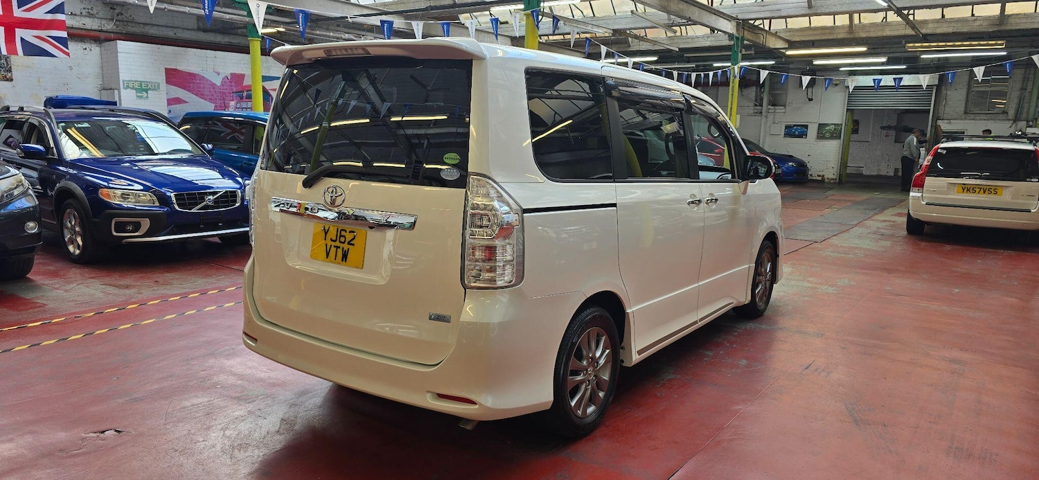Used Toyota Voxy 2024 for sale - 77109914: Photo 30