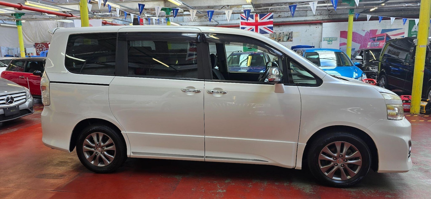 Used Toyota Voxy 2024 for sale - 77109914: Photo 32