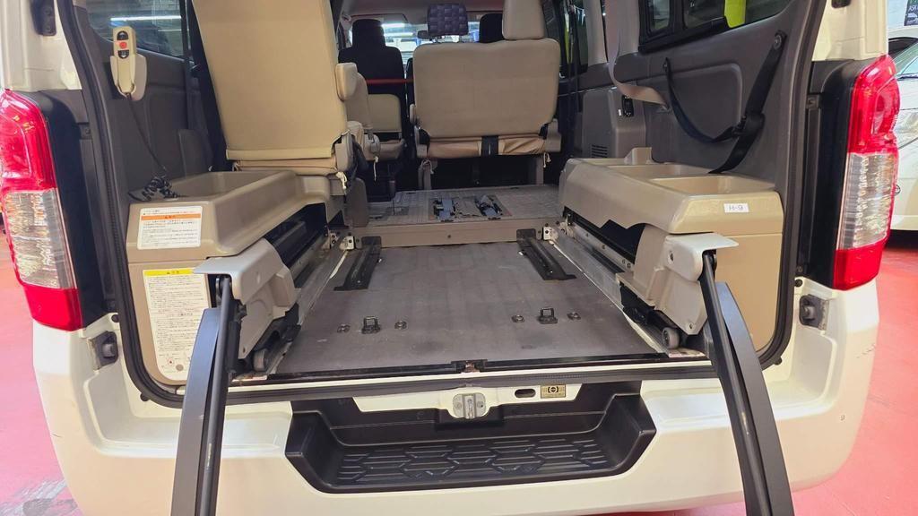 Used Nissan Elgrand 2024 for sale - 76993831: Photo 17