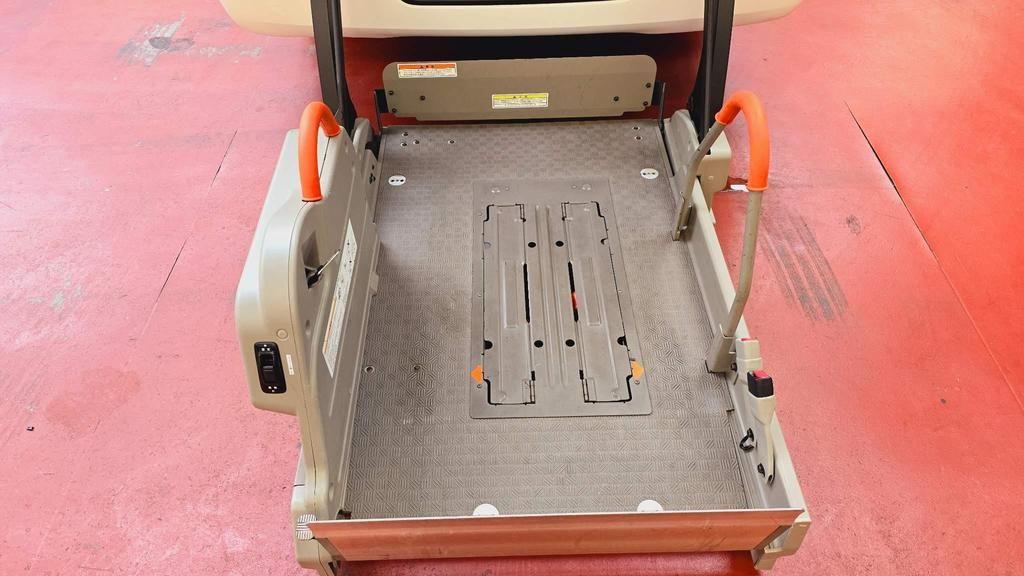 Used Nissan Elgrand 2024 for sale - 76993831: Photo 8