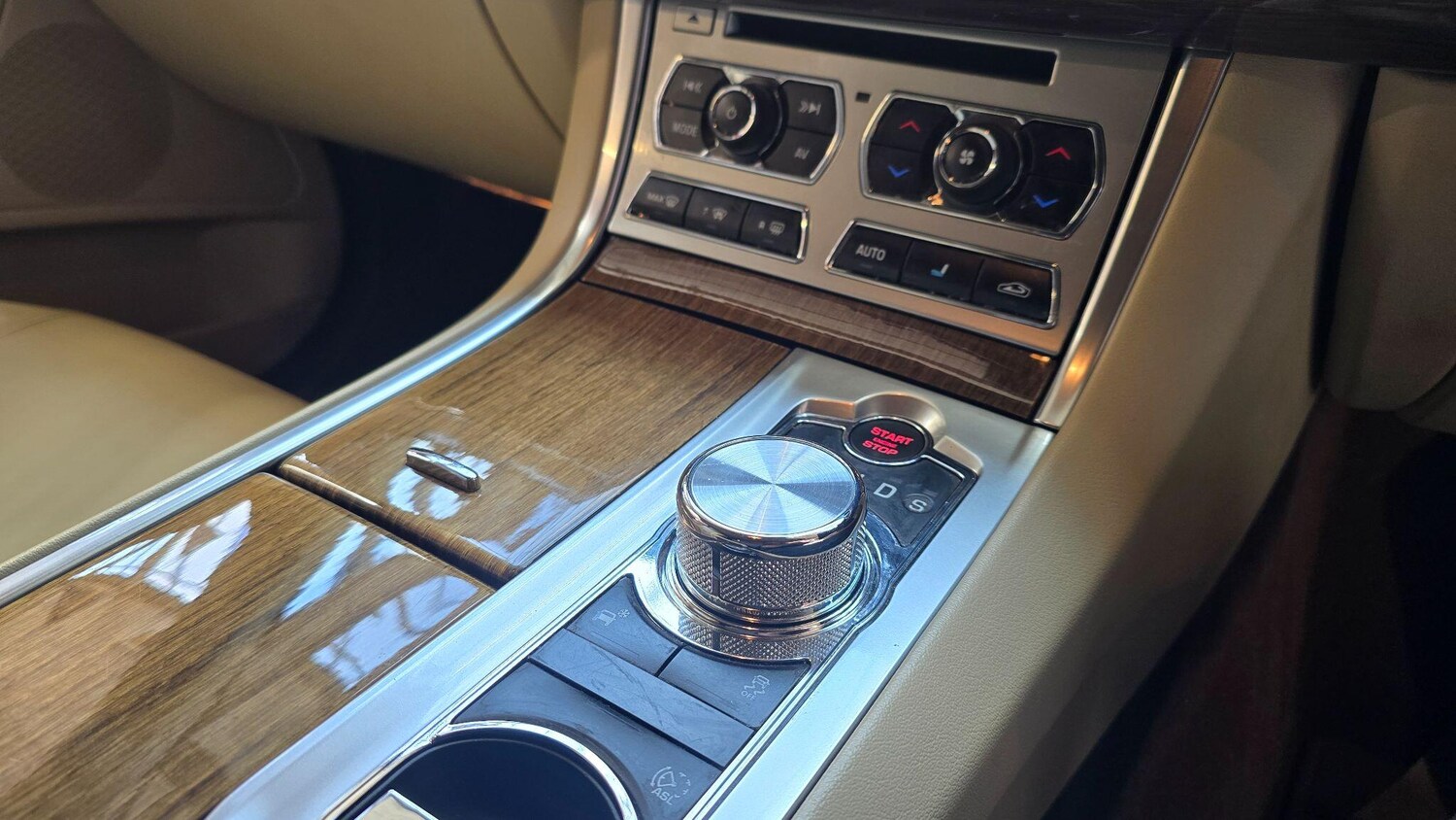 Used Jaguar XF for sale - 78215102: Photo 14