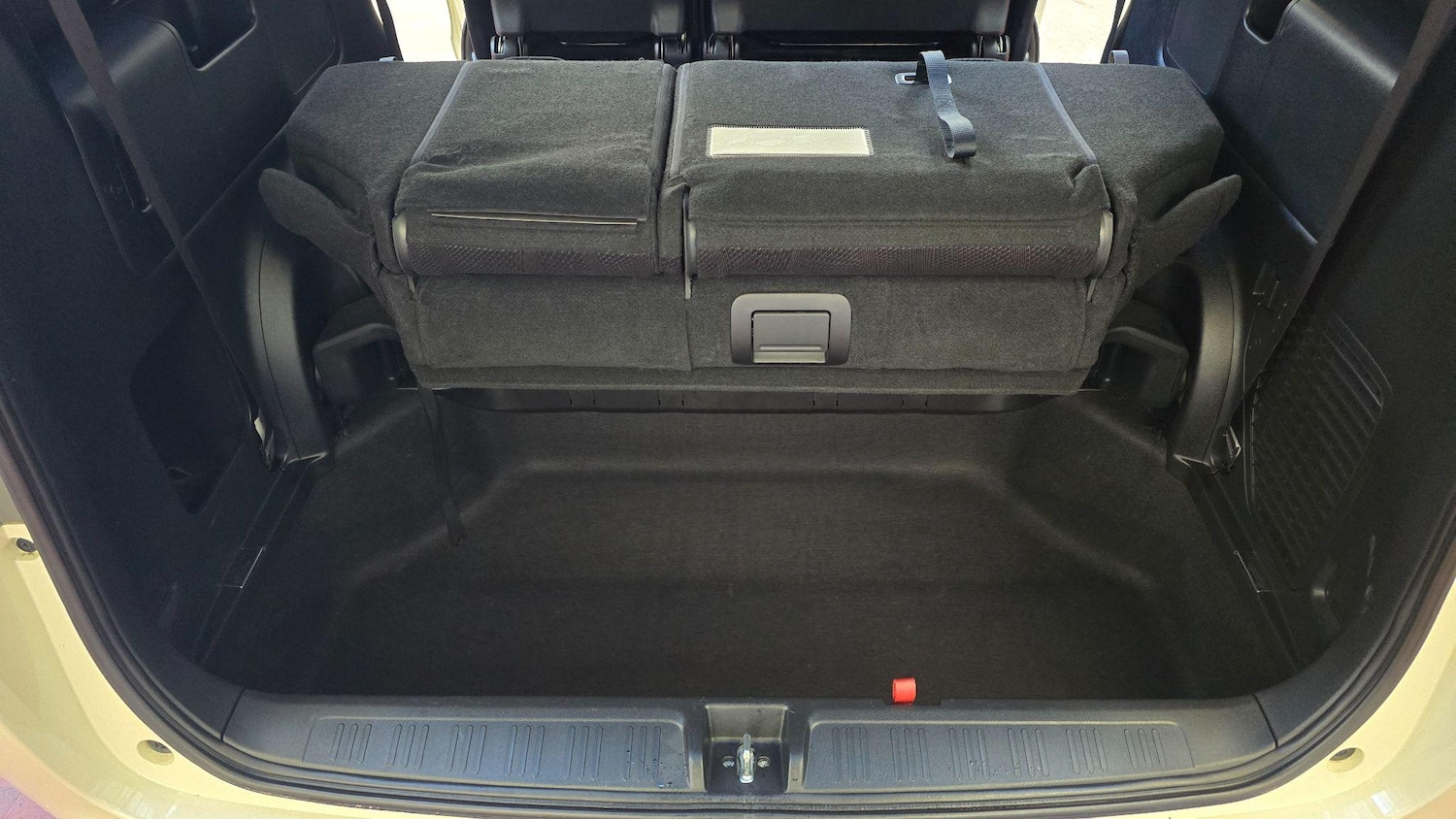 Used Honda Stepwagon 2023 for sale - 76993270: Photo 17