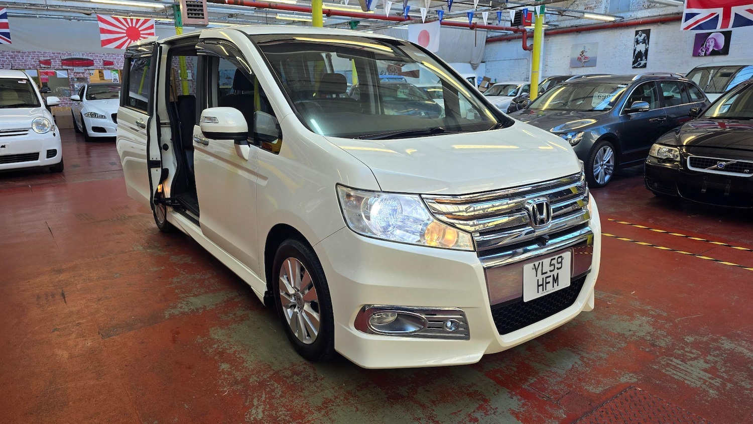 Used Honda Stepwagon 2023 for sale - 76993270: Photo 3