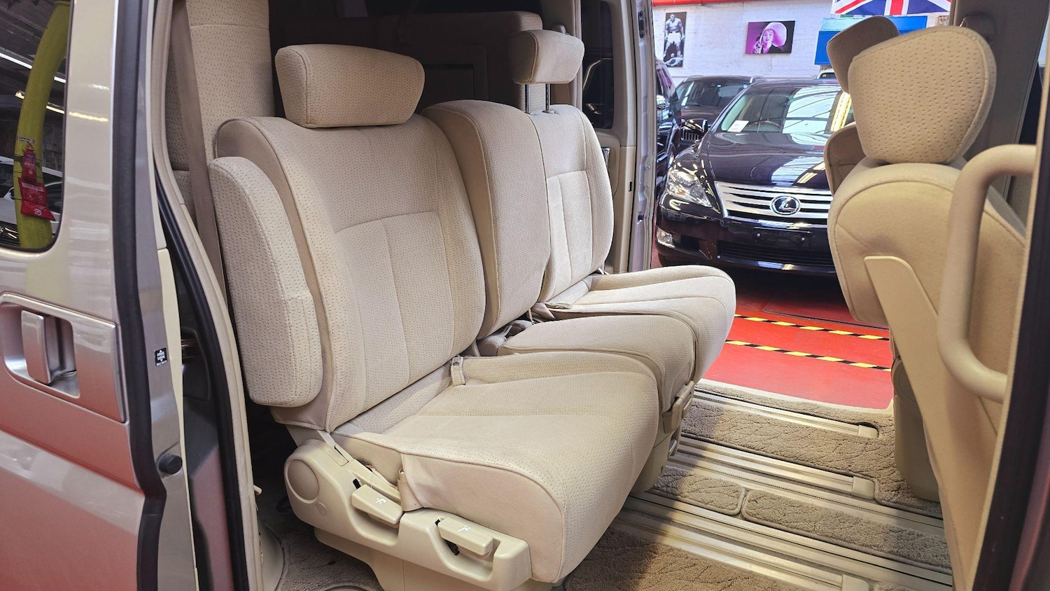 Used Nissan Elgrand 2005 for sale - 76295290: Photo 15