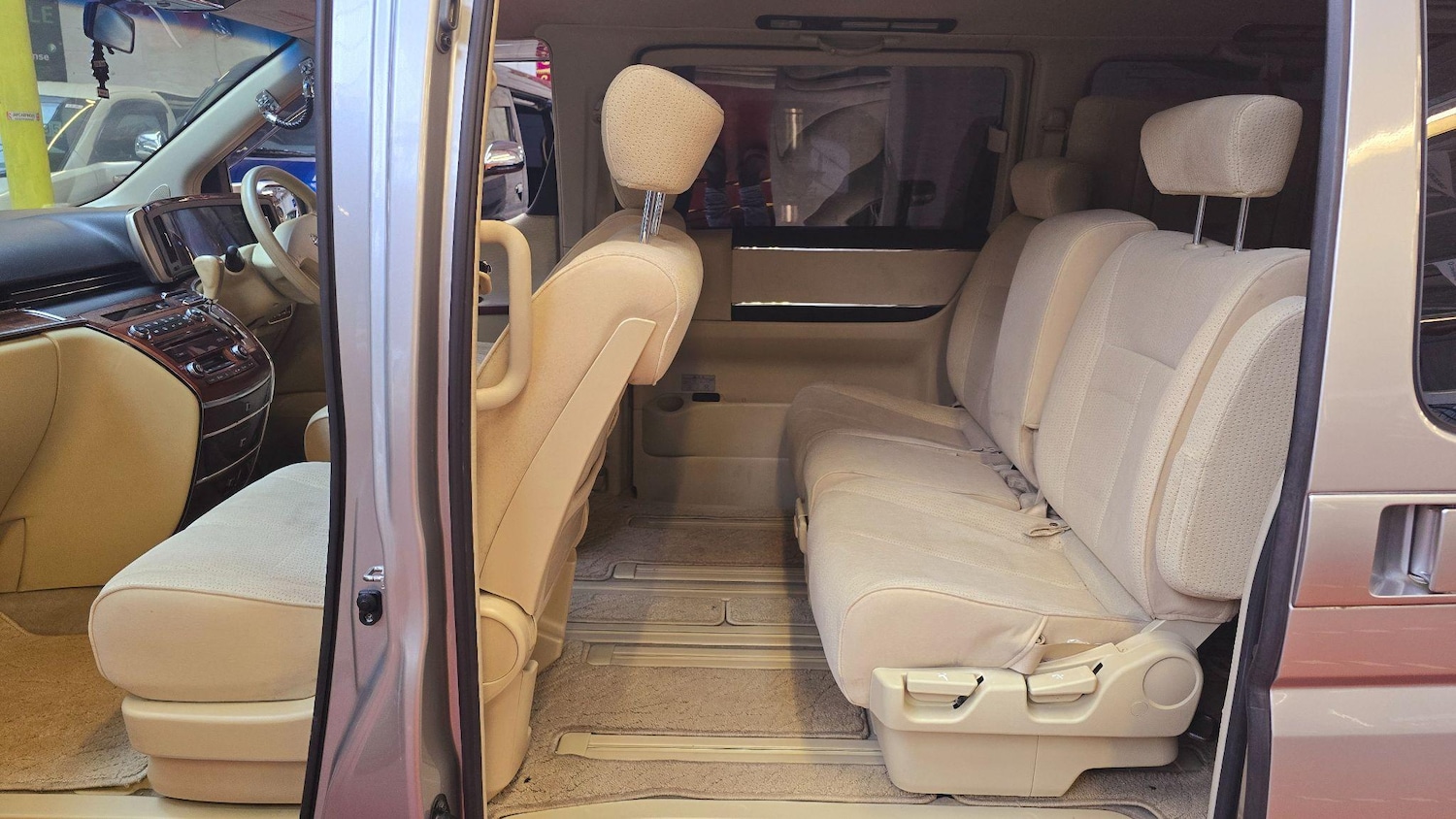 Used Nissan Elgrand 2005 for sale - 76295290: Photo 16