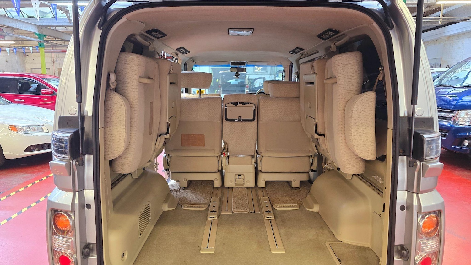 Used Nissan Elgrand 2005 for sale - 76295290: Photo 18