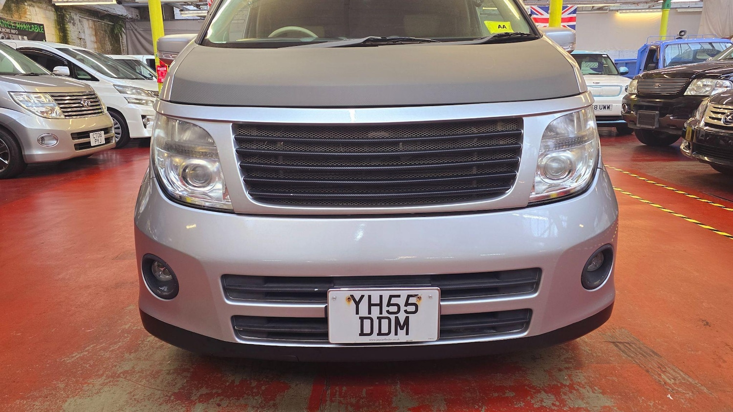 Used Nissan Elgrand 2005 for sale - 76295290: Photo 2