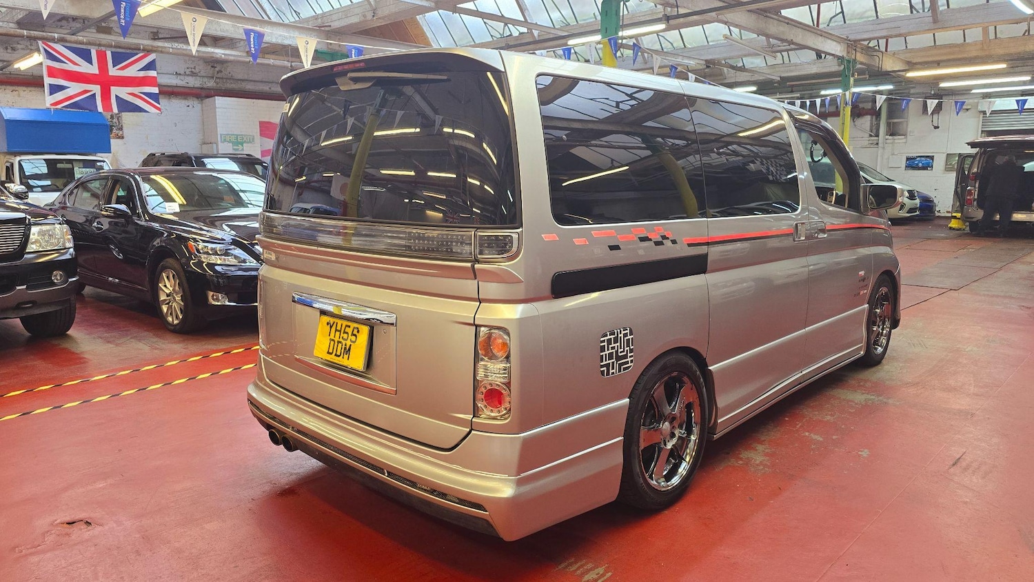 Used Nissan Elgrand 2005 for sale - 76295290: Photo 24