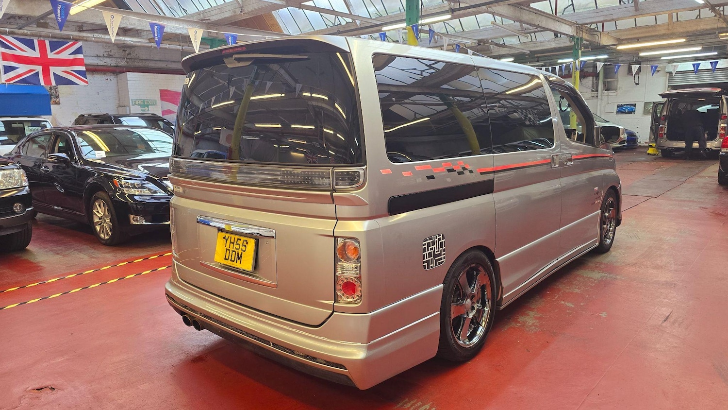 Used Nissan Elgrand 2005 for sale - 76295290: Photo 26