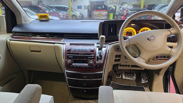 Used Nissan Elgrand 2019 for sale - 76295290: Photo 5