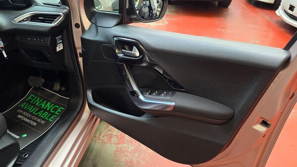Used Peugeot 208 for sale - 75199779: Photo 8