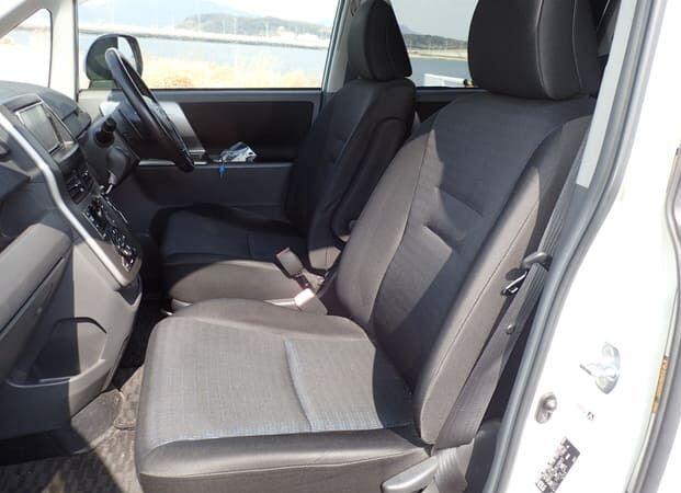 Used Toyota Voxy for sale - 78158290: Photo 6