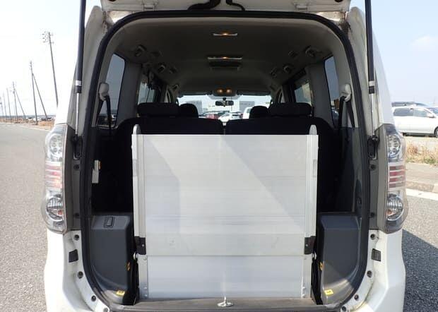 Used Toyota Voxy for sale - 78158290: Photo 8