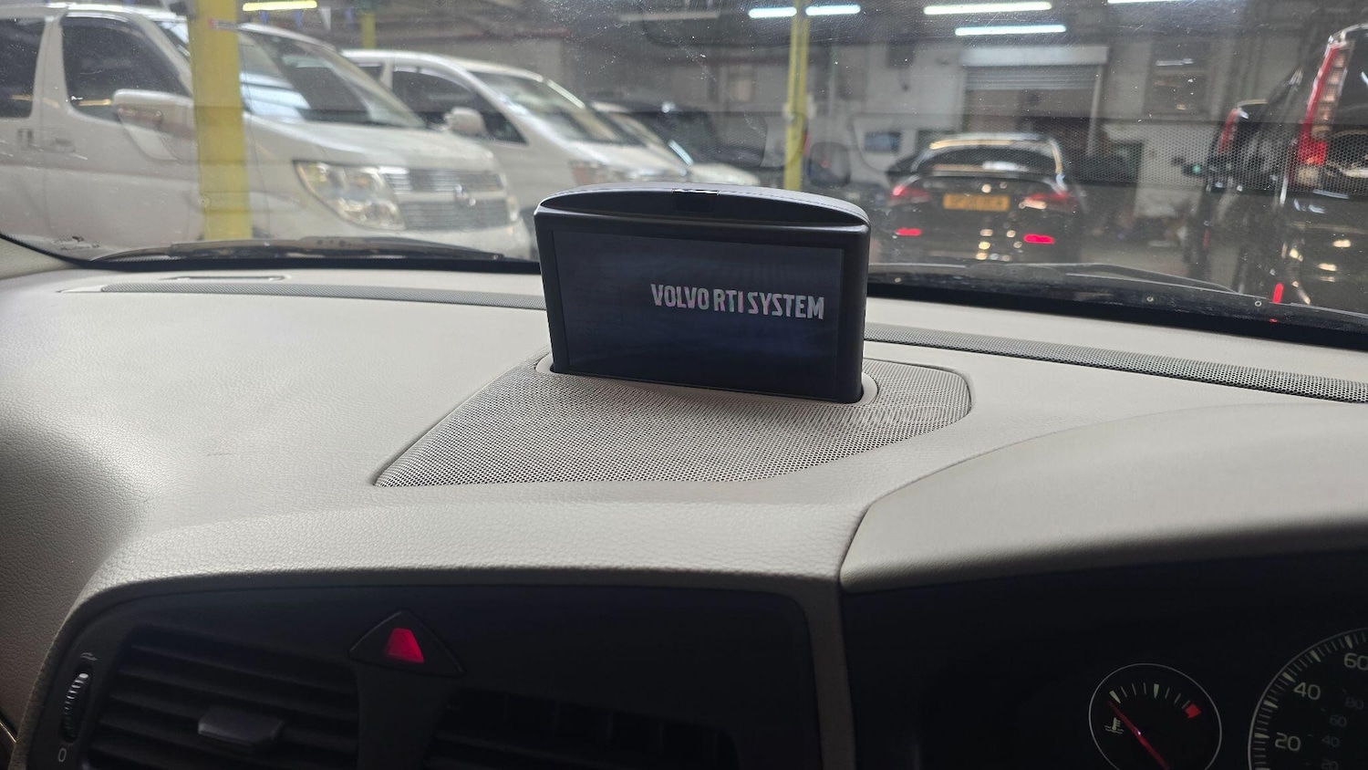 Used Volvo V70 2004 for sale - 78086550: Photo 11