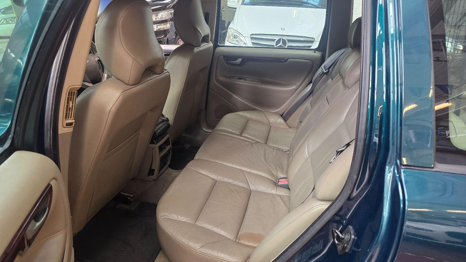 Used Volvo V70 2004 for sale - 78086550: Photo 13