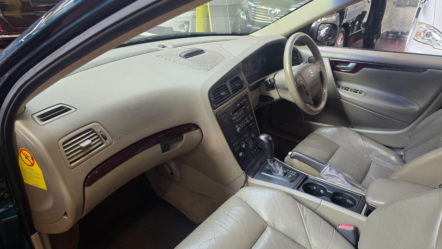 Used Volvo V70 2004 for sale - 78086550: Photo 14