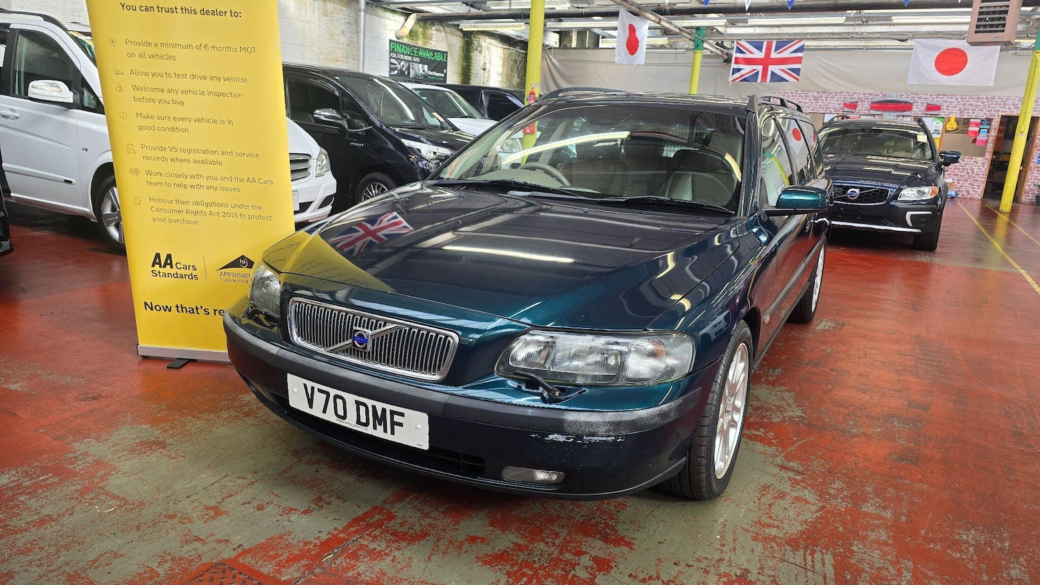 Used Volvo V70 2004 for sale - 78086550: Photo 2