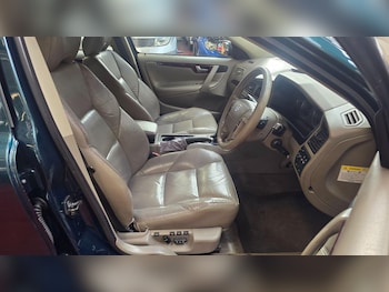 Used Volvo V70 2004 for sale - 78086550: Photo