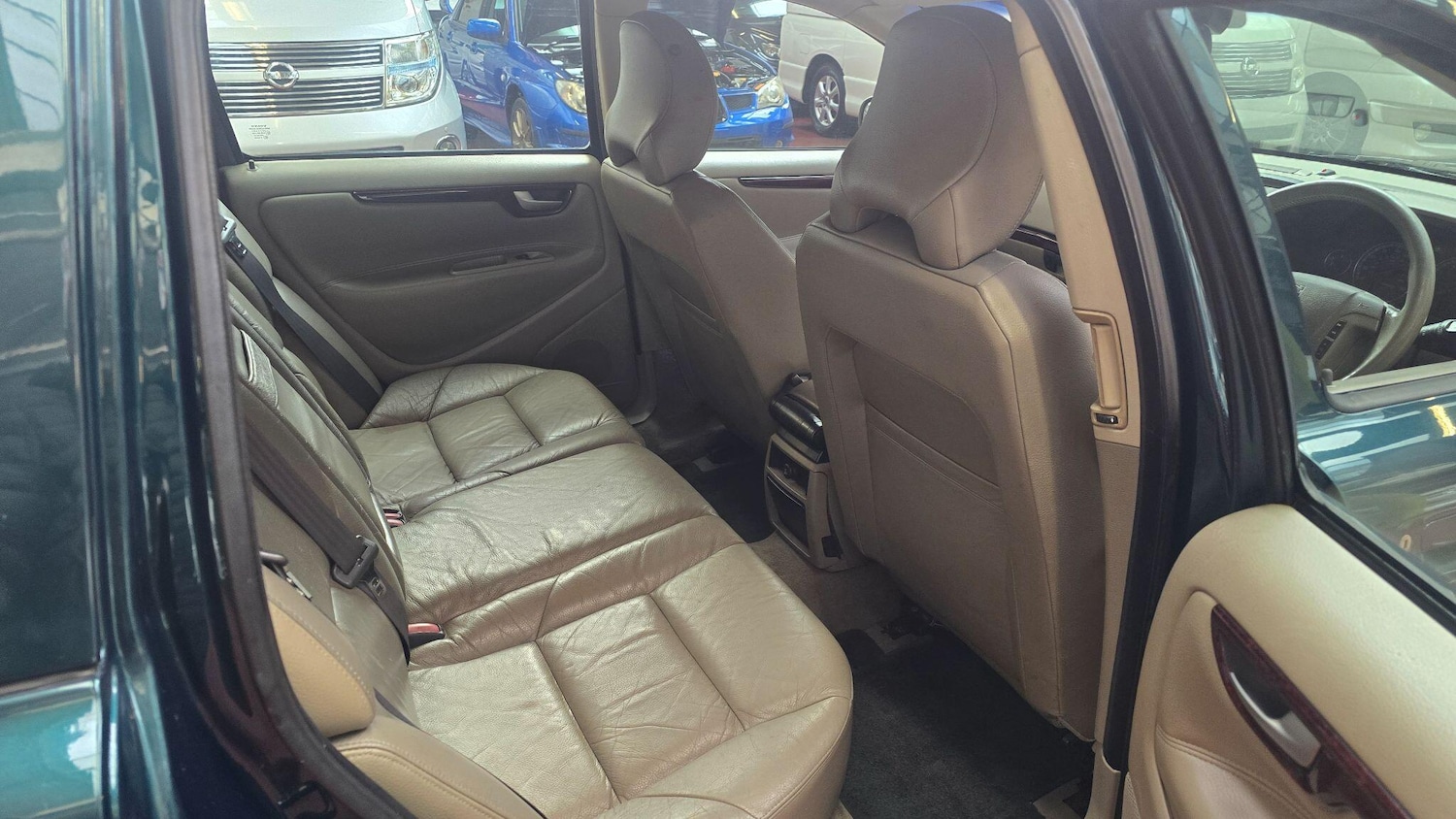 Used Volvo V70 2004 for sale - 78086550: Photo 5