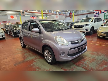 Used Toyota Yaris 2015 for sale - 79590600: Photo
