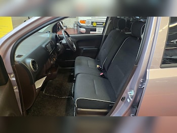 Used Toyota Yaris 2015 for sale - 79590600: Photo