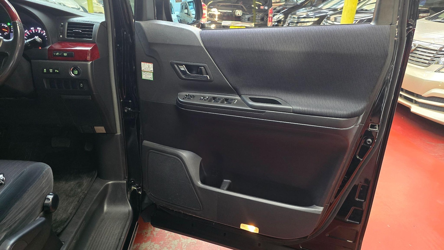 Used Toyota Vellfire 2025 for sale - 76993161: Photo 14