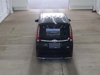 Used Toyota Voxy 2015 for sale - 76512147: Photo