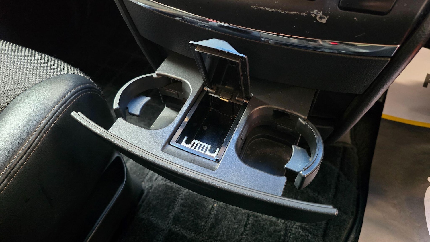 Used Nissan Elgrand 2025 for sale - 76990027: Photo 11