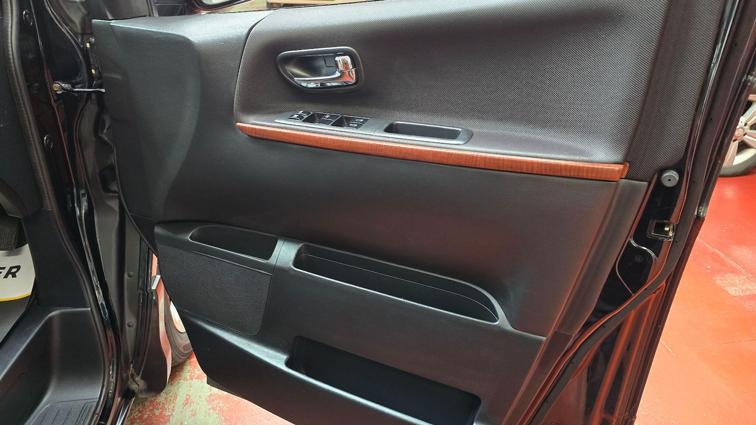 Used Nissan Elgrand 2025 for sale - 76990027: Photo 24